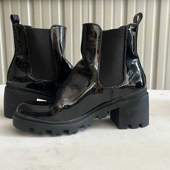 Just Fab, size 8, black leather, black rubber bottom - Picture 1 of 4